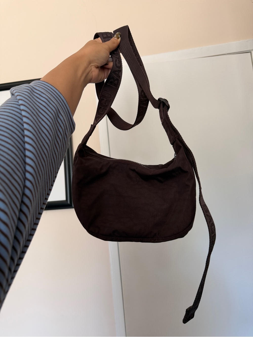 BAGGU Small Crescent Bag